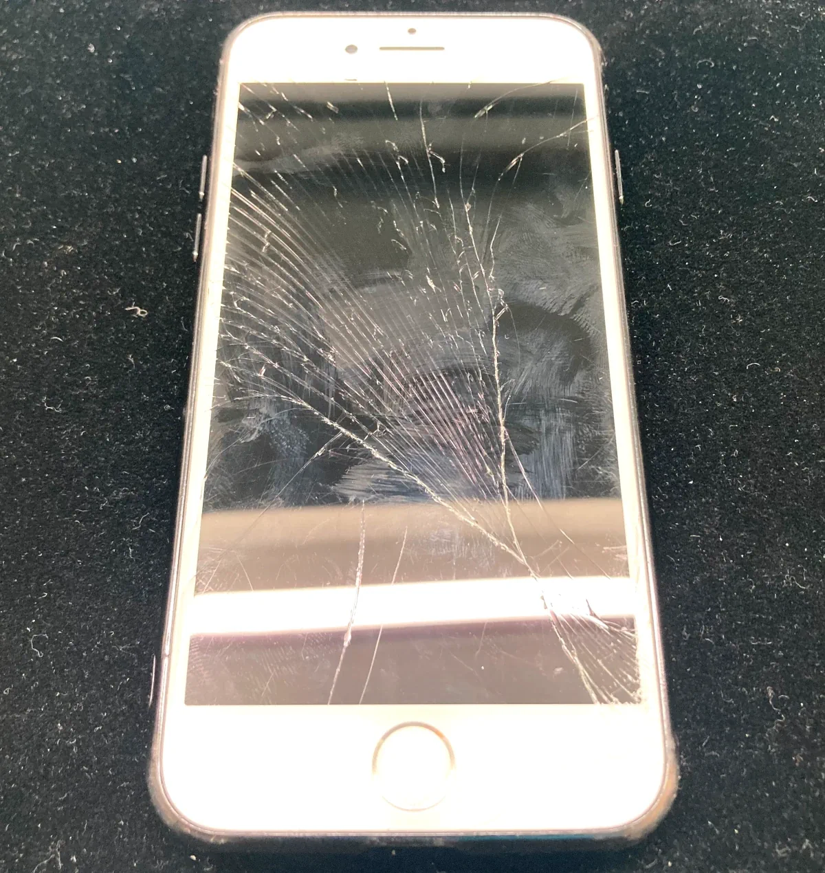 中野店】iPhone8の画面割れ修理を即日対応！ | iPhone修理ダイワンテレコム