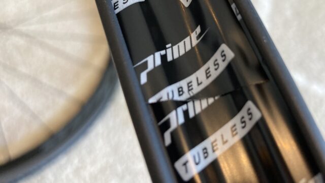 Prime 「RR-38 」ホイールはカーボン製、セミディープリム