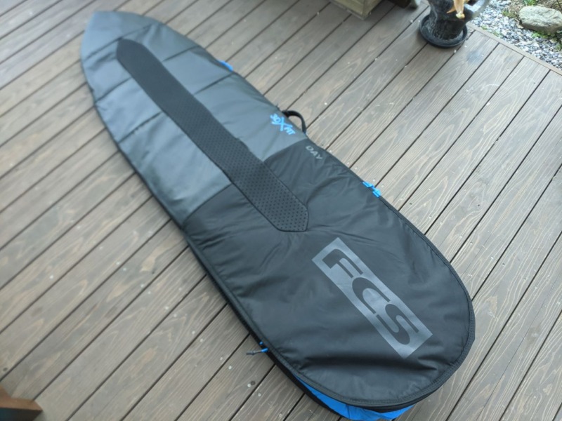 レビュー]FCSのサーフボードケース3DxFIT DAYどうよ？ | Surf or not