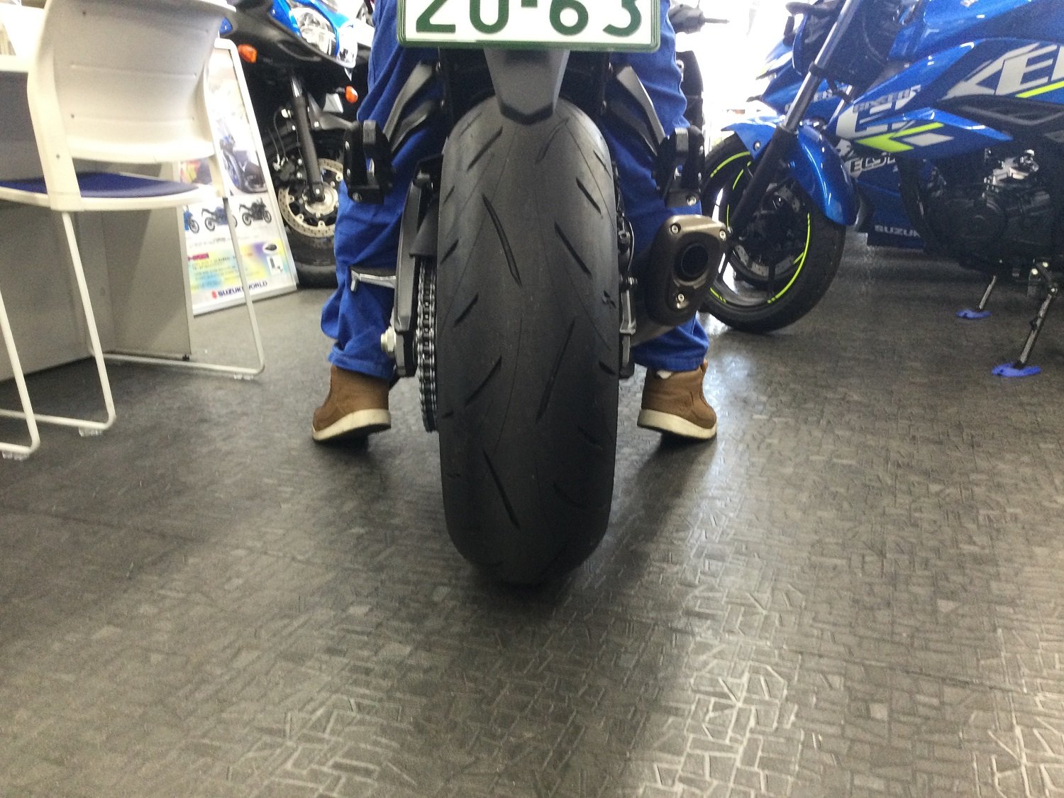 GSX-S1000GT ローシート作成しました。 | スズキワールド葛飾